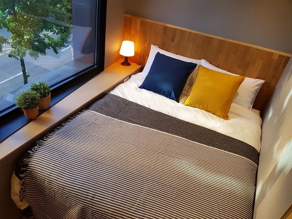 Hostel Cleo Seoul Hongdae Exterior foto