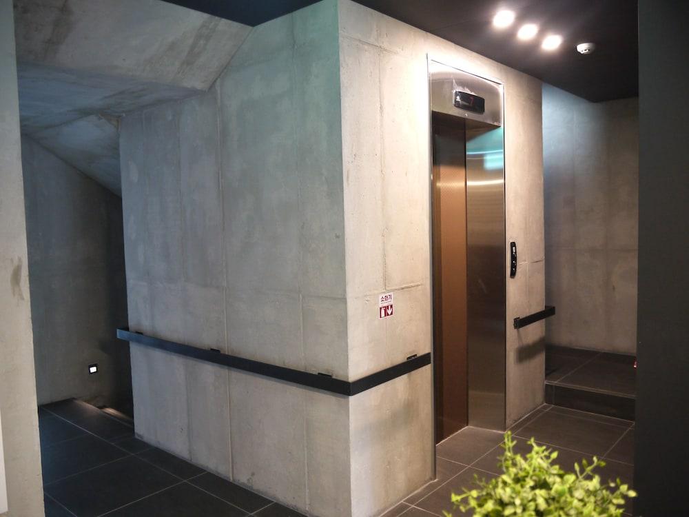 Hostel Cleo Seoul Hongdae Exterior foto